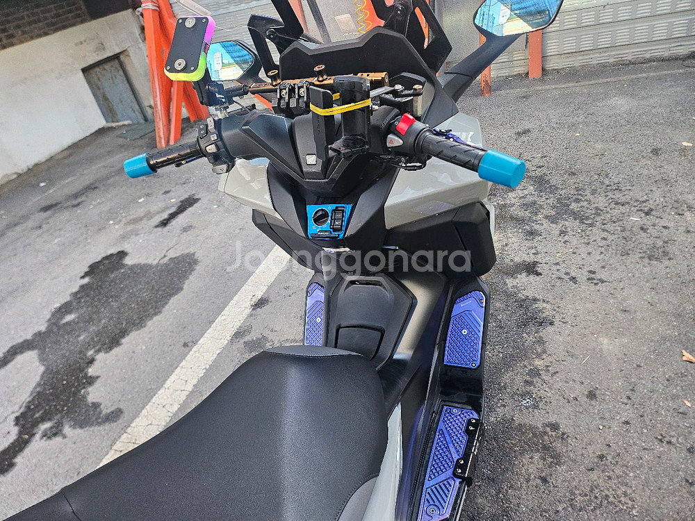 포르자350 24년식 그레이 색상 판매합니다--3