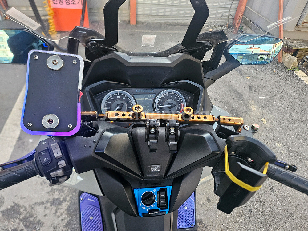 포르자350 24년식 그레이 색상 판매합니다--4