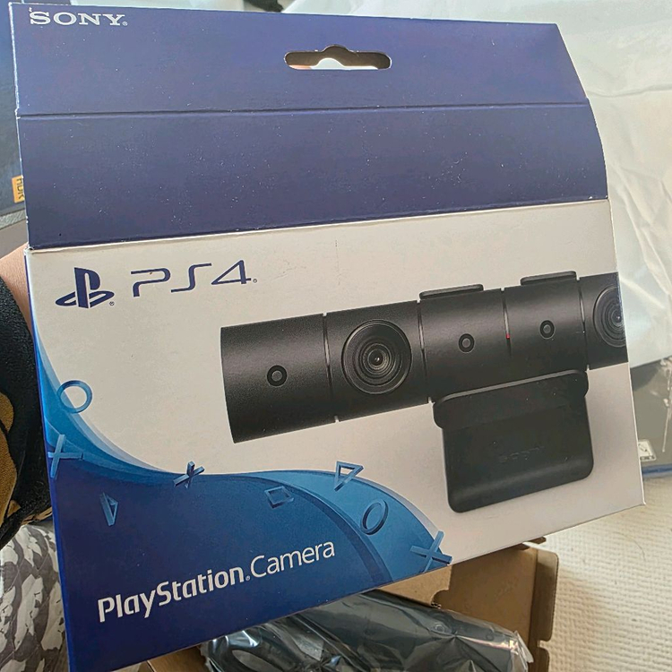 PS4 Pro 1TB 화이트 + 카메라 + 게임 타이틀--7