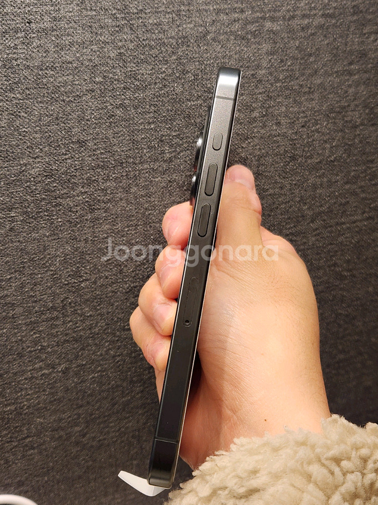 아이폰15프로 256GB 블랙티타늄 리퍼 후 미사용--3