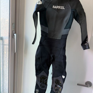 배럴 스쿠버 프리다이빙 하루질 서핑 웻슈트판매합니다