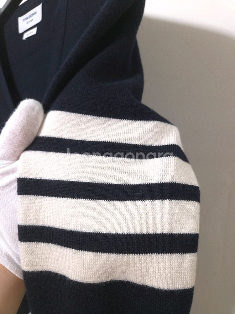 톰브라운 밀라노스티치 여성 금장 가디건 40Size--4