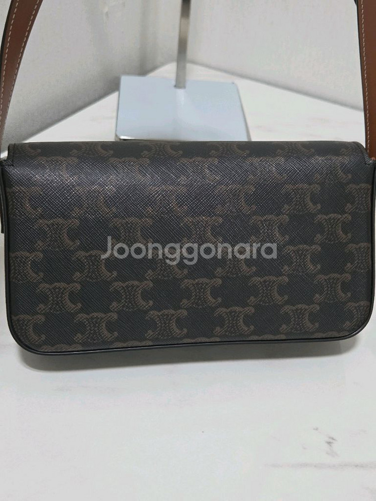 [새상품급] 셀린느 트리옹프 클로드 숄더백 Black Tan--7