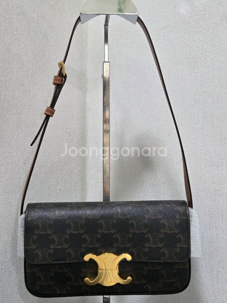 [새상품급] 셀린느 트리옹프 클로드 숄더백 Black Tan--1