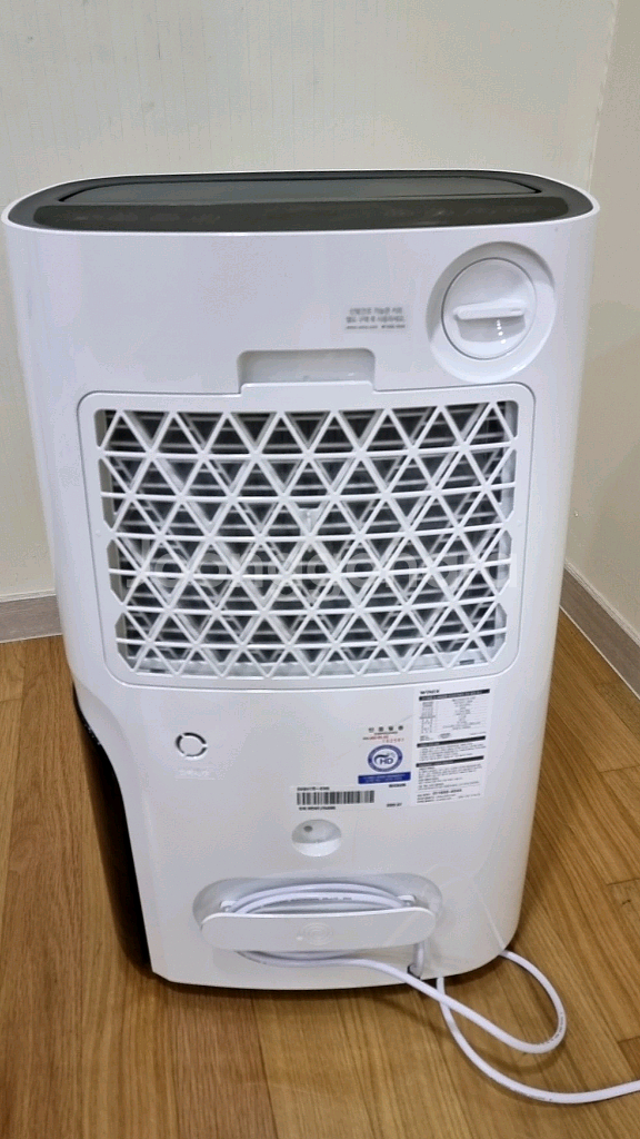 [최신상]위닉스,제습기 뽀송 대용량 17L 팝니다.(거의새제품)--4