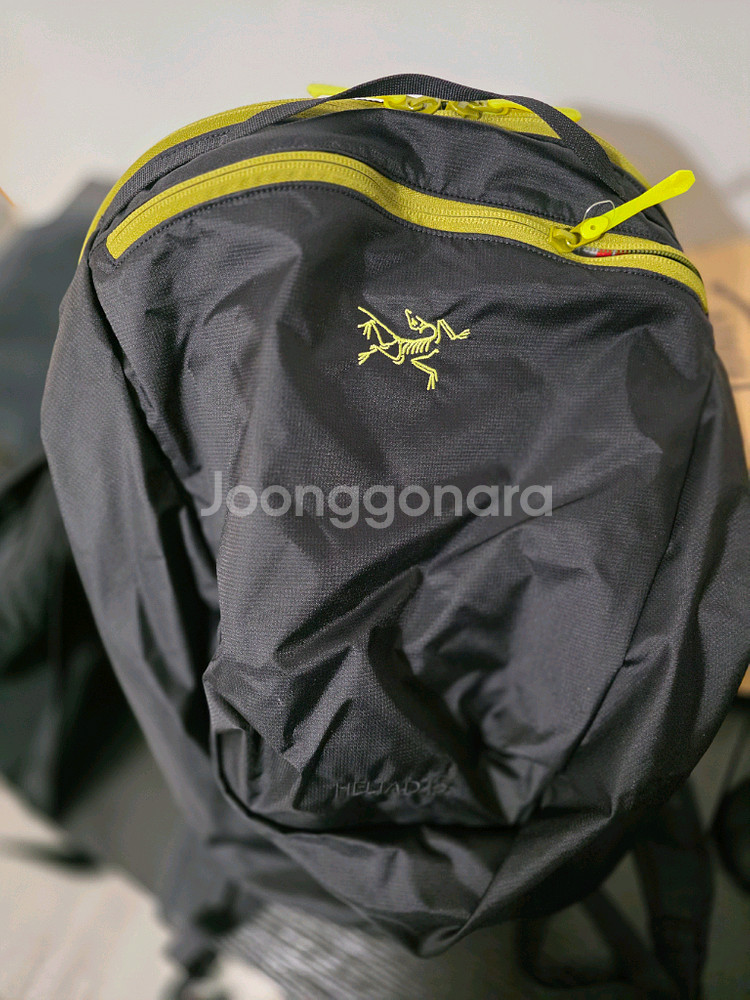 아크테릭스 헬리아드 15 빔즈 콜라보 백팩 블랙 올리브모스--2