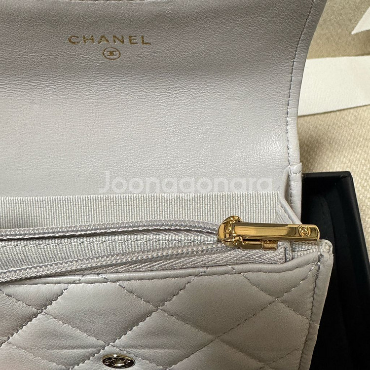 샤넬 클래식 똑딱이 카드지갑 그레이 내장칩 새제품--4