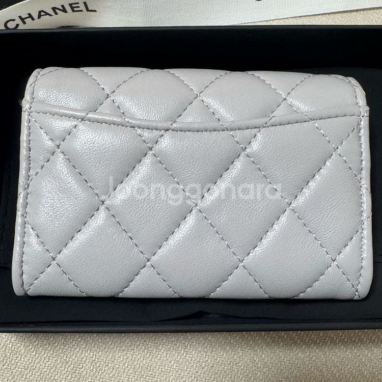 샤넬 클래식 똑딱이 카드지갑 그레이 내장칩 새제품--2
