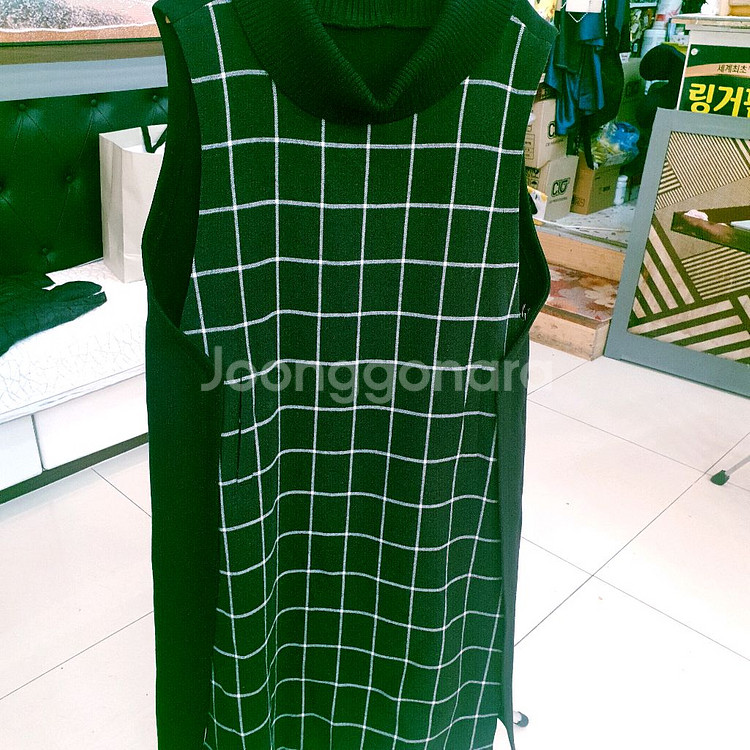 체크 패턴 니트 원피스--5