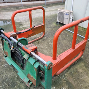 스키드로더 베일집게 팝니다.