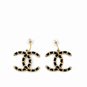 CHANEL 샤넬 여성 마트라세 CC 로고 체인 귀걸이 이어링 골드 블랙