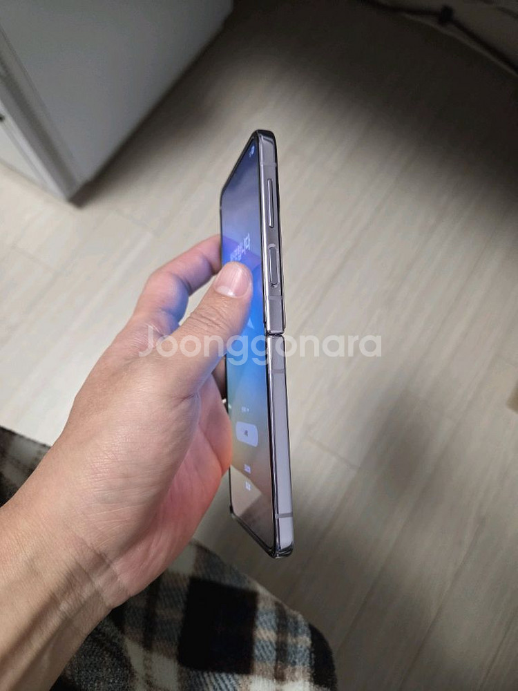 갤럭시Z플립4 퍼플 256GB 싸게팝니다--6