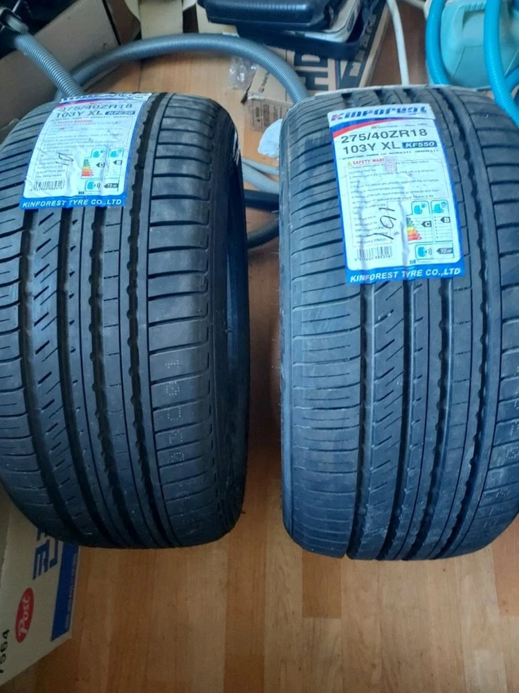275/40ZR18 타이어 - 안심되는 중고거래