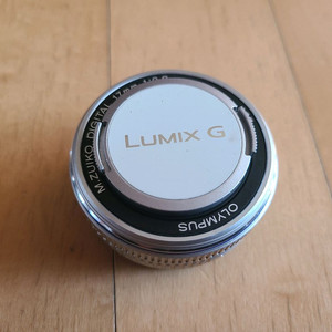 올림푸스 17mm F2.8 렌즈