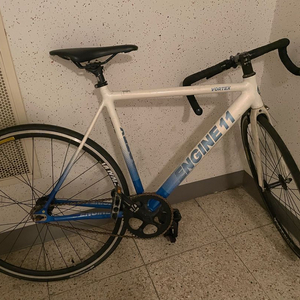 엔진11 볼텍스 화이트 블루 픽시