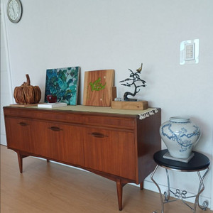 영국 빈티지 사이드보드 Made in England 미드센추리 티크 북유럽 수납장