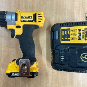 디월트 10.8V 컴팩트 스크류 드라이버 DCF610