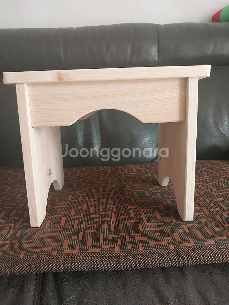 장인이 만든 편백나무 의자 (새상품)--2