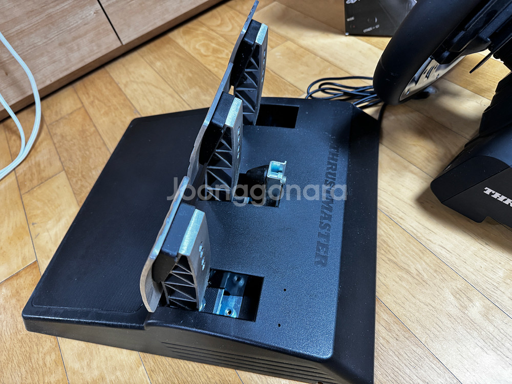 트러스트마스터 T-GT 레이싱휠 박스셋 (T300)--2