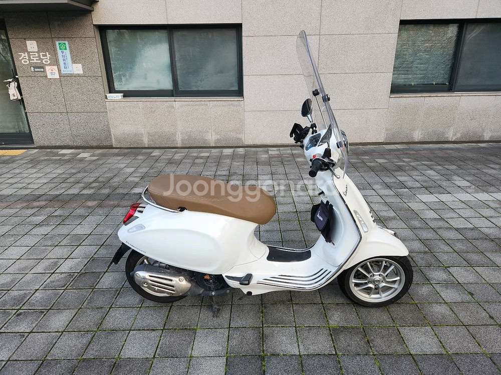 2024년식 베스파 프리마베라 화이트--1