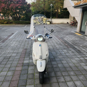 2024년식 베스파 프리마베라 화이트