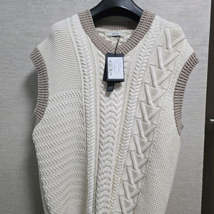 시스템옴므 니트 베스트(케이블패턴, 사이즈 95)