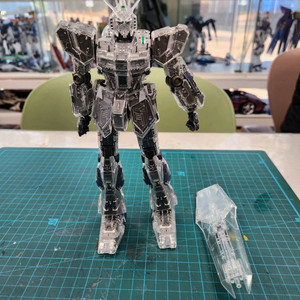 MG 뉴 건담 메카니컬 클리어 정크