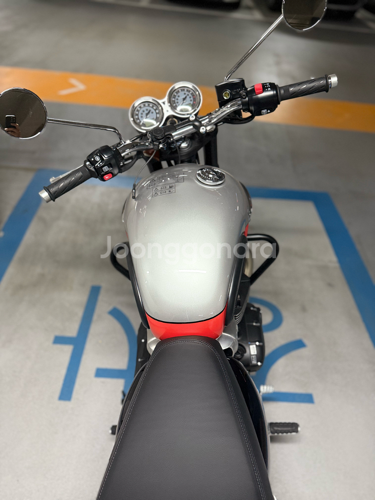 트라이엄프 본네빌 t100 신차급 판매 (2025년식)--4