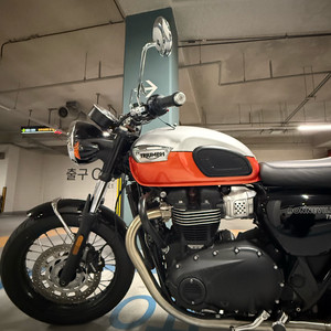 트라이엄프 본네빌 t100 신차급 판매 (2025년식)