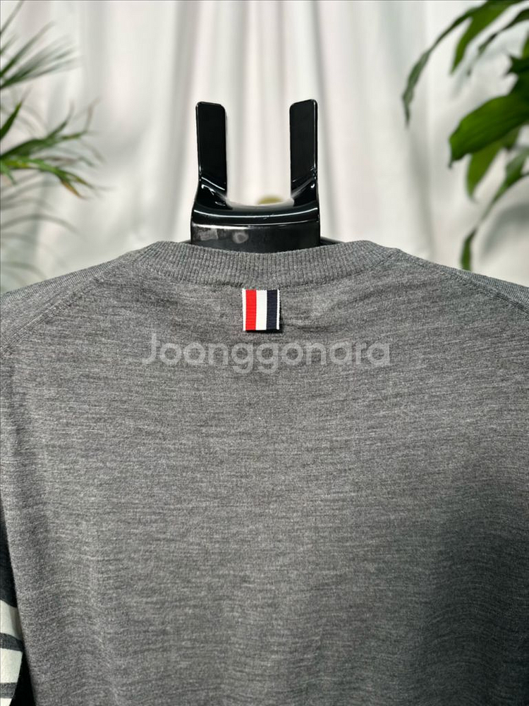 톰브라운 니트 그레이 4사이즈--4