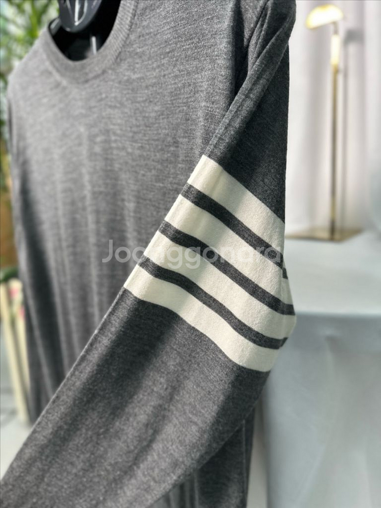 톰브라운 니트 그레이 4사이즈--1