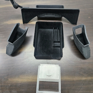 테슬라 디스플레이, 센터 콘솔 수납트레이