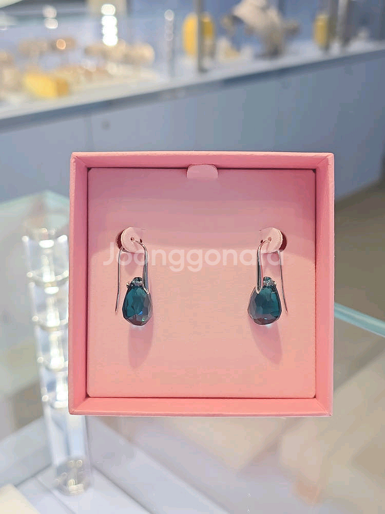 (새상품) 스와로브스키 귀걸이--0