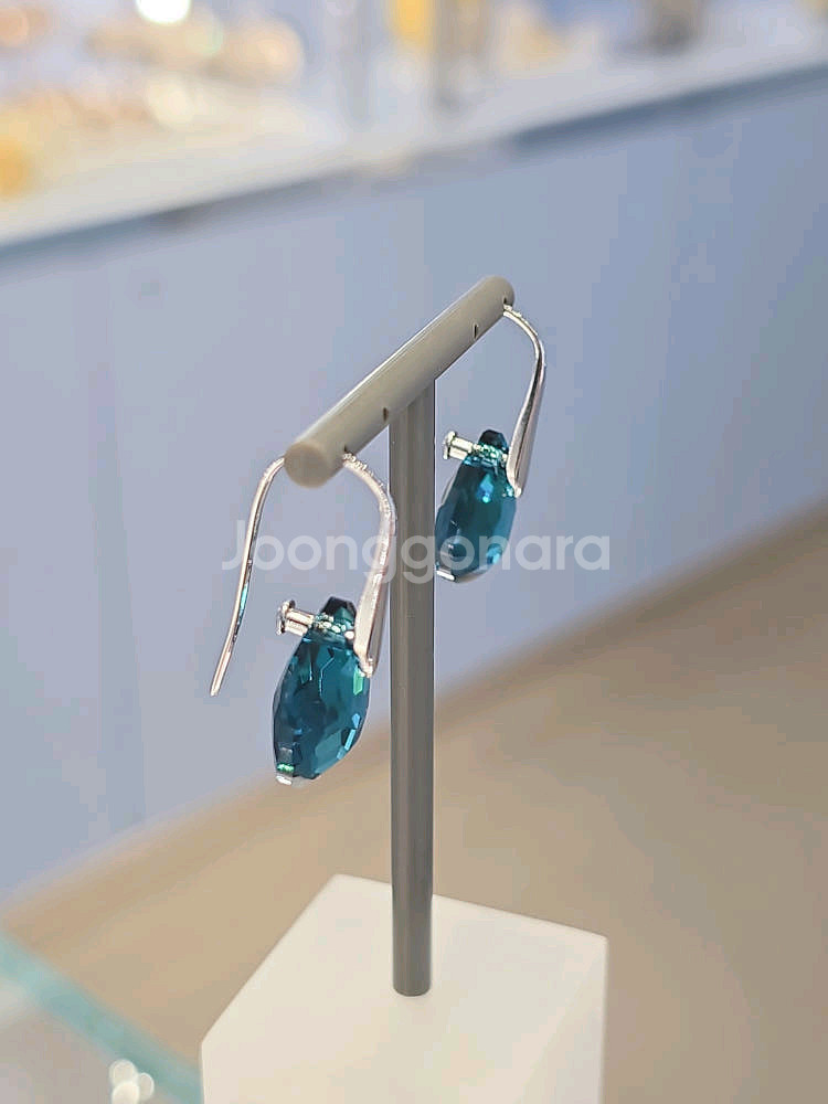 (새상품) 스와로브스키 귀걸이--3