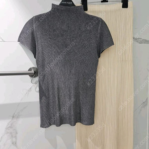 플리츠 반팔 티셔츠