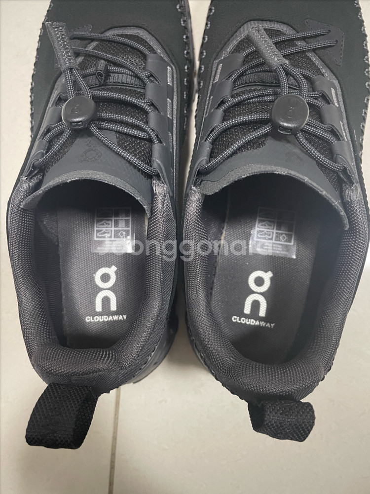 온러닝 클라우드어웨이2 블랙 245--3