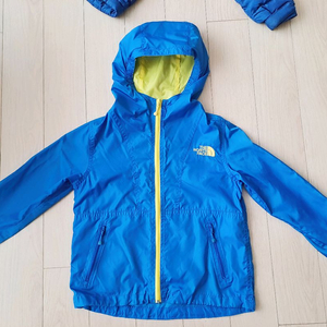 노스페이스키즈 바람막이120^^