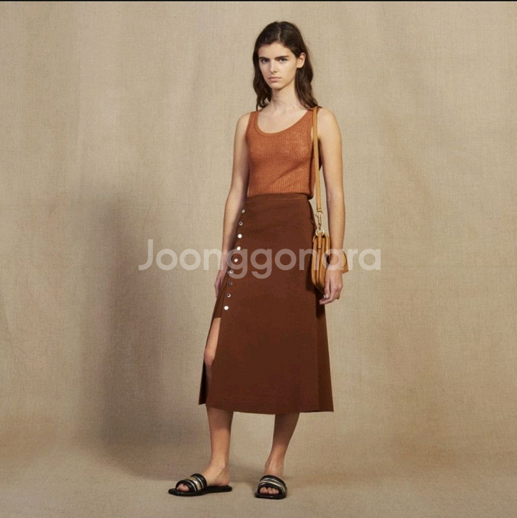 산드로 sandro 골드 버튼 슬릿 니트 스커트--1