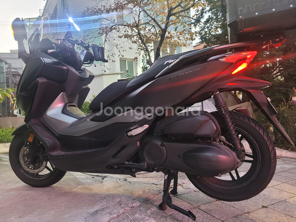 혼다 포르자 300, 2020년식 49000키로 명의이전가능 팝니다(관악)--1