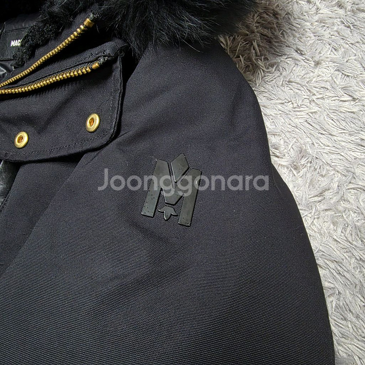 [클로젯][36][22~23F/w]맥케이지 딕슨 블랙 금장 숏 다운 패딩--2