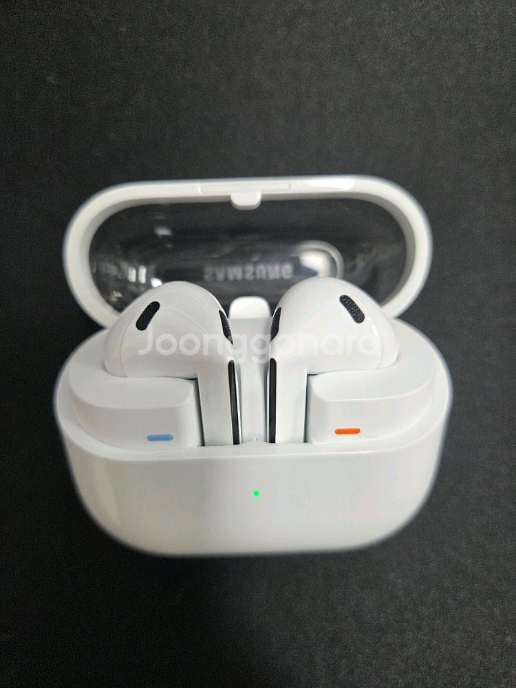 갤럭시 버즈3 화이트--1