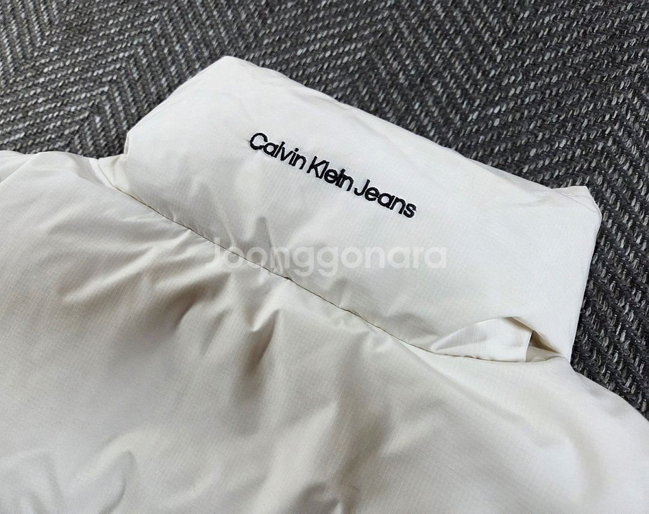 캘빈 클라인 CK 아이보리 푸퍼 숏패딩--3