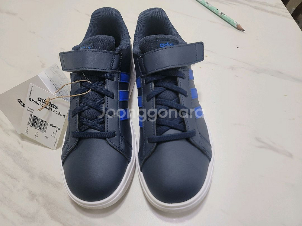 새제품) 아디다스 운동화 220사이즈--1