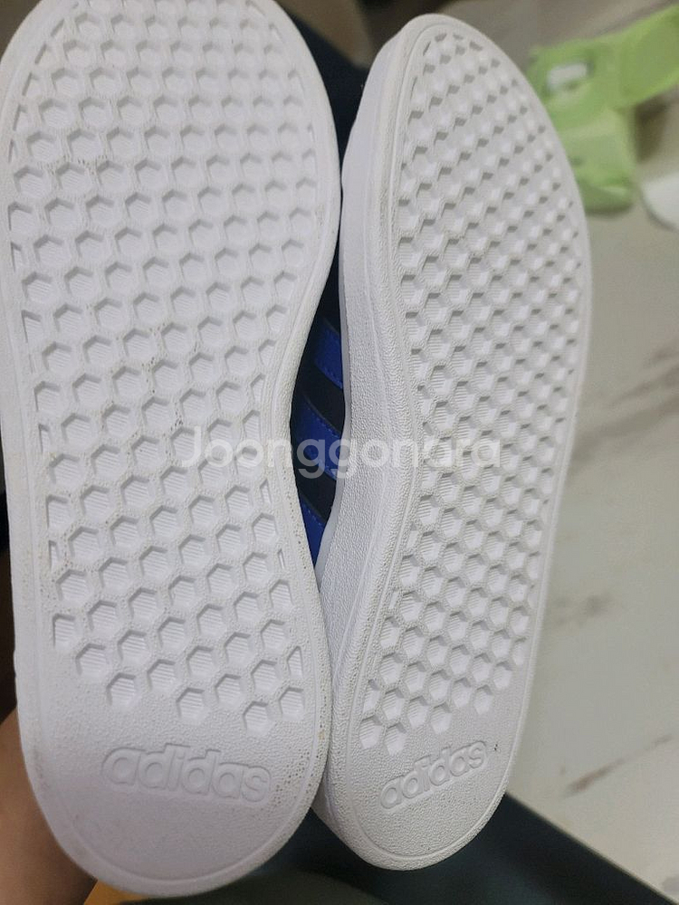 새제품) 아디다스 운동화 220사이즈--2