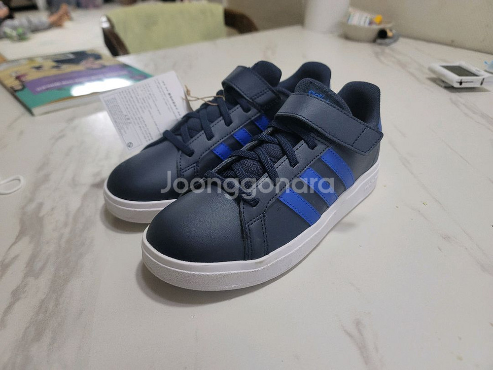 새제품) 아디다스 운동화 220사이즈--0