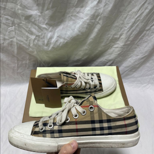 [40.5] 버버리 라크홀 빈티지 체크 로고 스니커즈