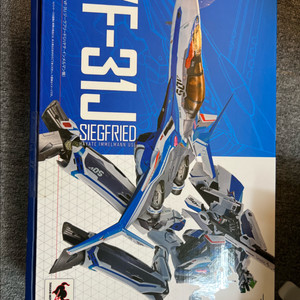 반다이 DX 초합금 VF-31J 슈퍼 지크프리드 마크로스 피규어