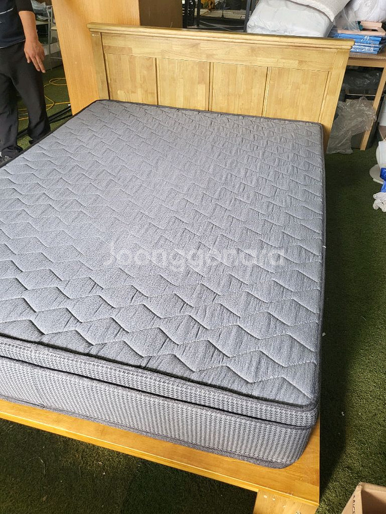 퀸 매트리스 + 원목 침대프레임 세트--1