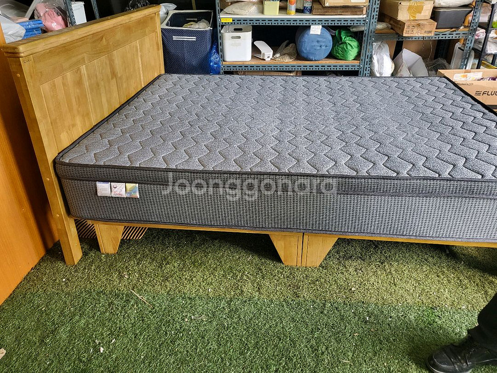 퀸 매트리스 + 원목 침대프레임 세트--0