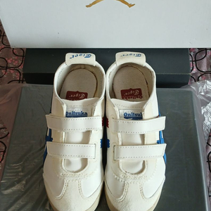 오니츠카타이거 키즈 185운동화 화이트블루.거의새거